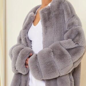 PLT Faux Fur vertical bubble Coat Grey Size 8 NWT